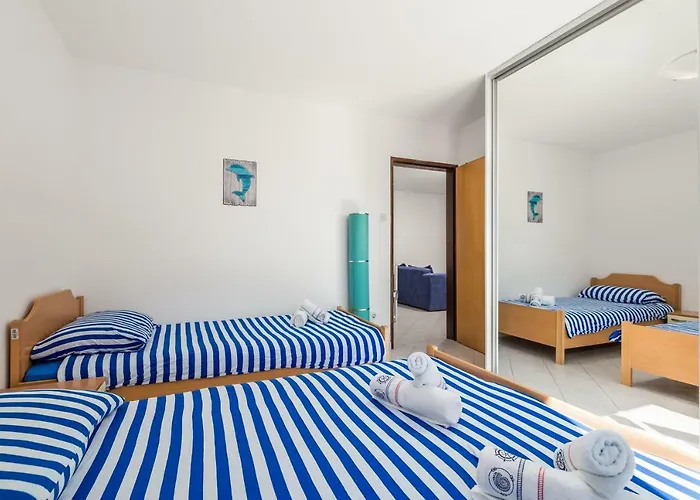 Apartments In Pinewood Near The Sea