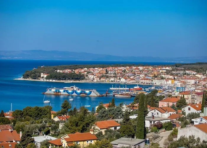 Apartments In Pinewood Near The Sea