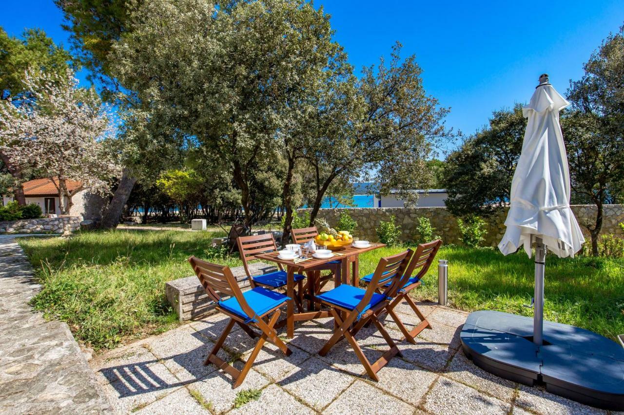 Apartment In Pinewood Near The Sea