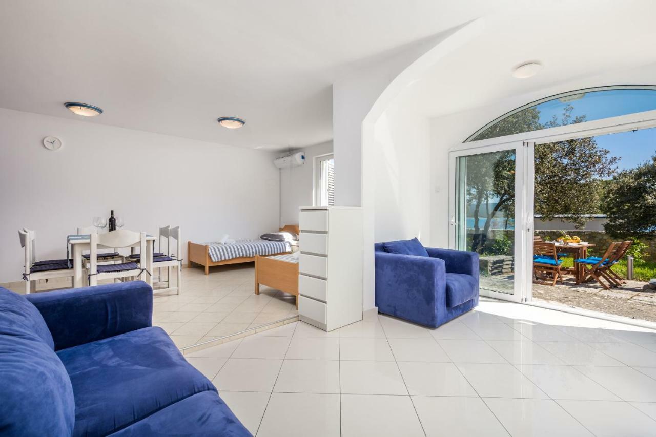 Apartment In Pinewood Near The Sea *