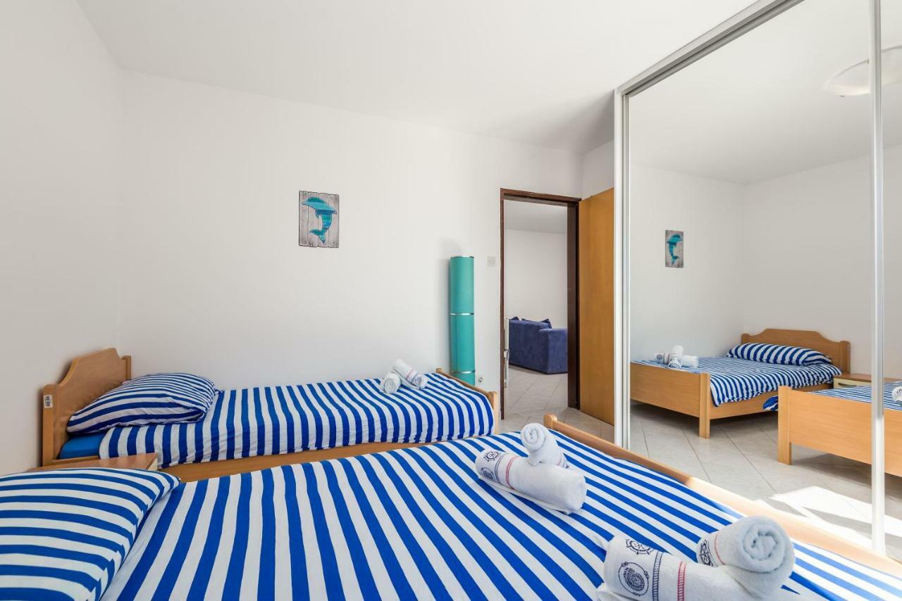Apartment In Pinewood Near The Sea