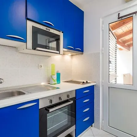 Apartments In Pinewood Near The Sea Mali Losinj Exterior photo