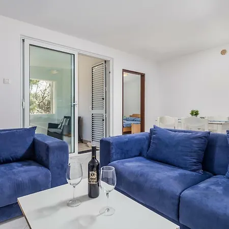 Apartments In Pinewood Near The Sea Mali Losinj Exterior photo