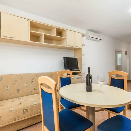 Apartments In Pinewood Near The Sea Mali Losinj Exterior photo